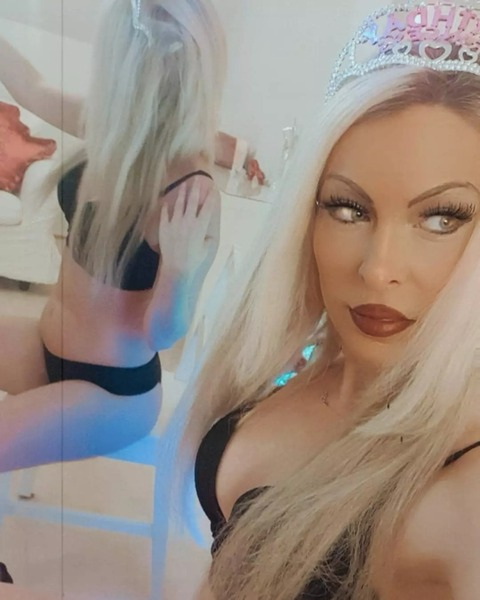 Header of emeliebumbi