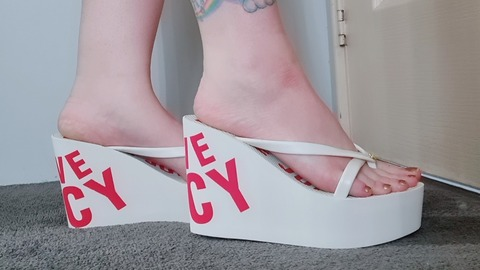 Header of goddesshoneysfeet