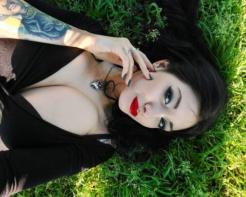 Header of inkedsmokinggirl