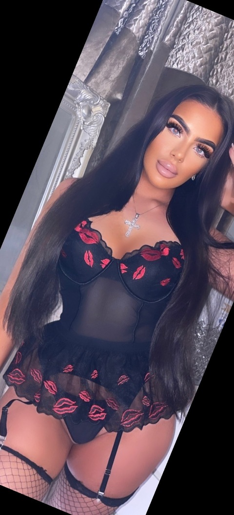 Header of meghanroseof