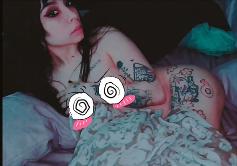 Header of messynessy420