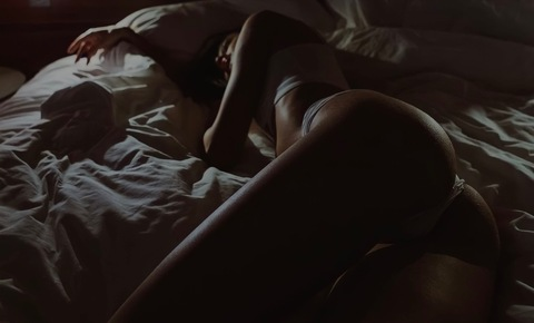 Header of theycallmevenera