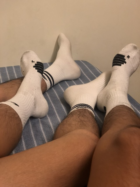 Header of white-socks-boy